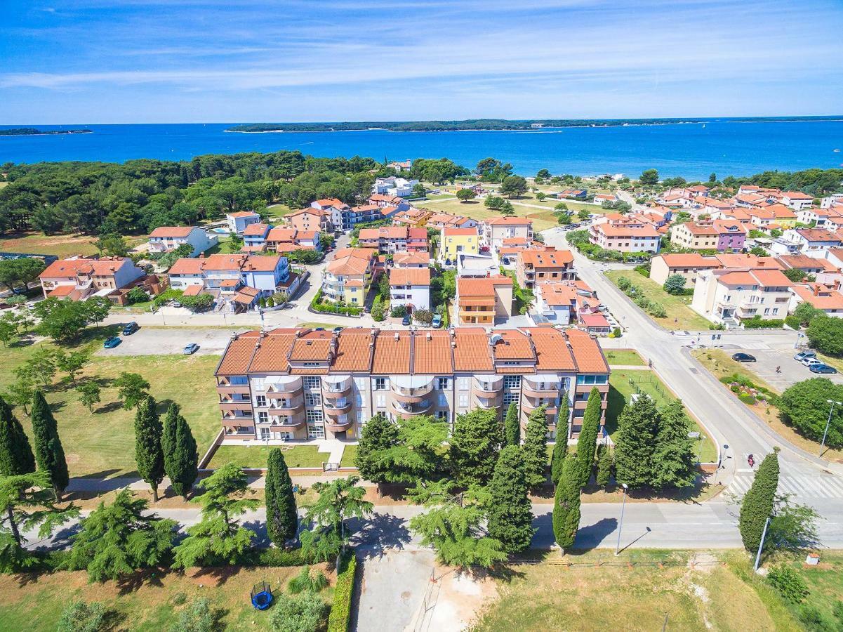 Adriatic Apartments Fazana Exterior photo